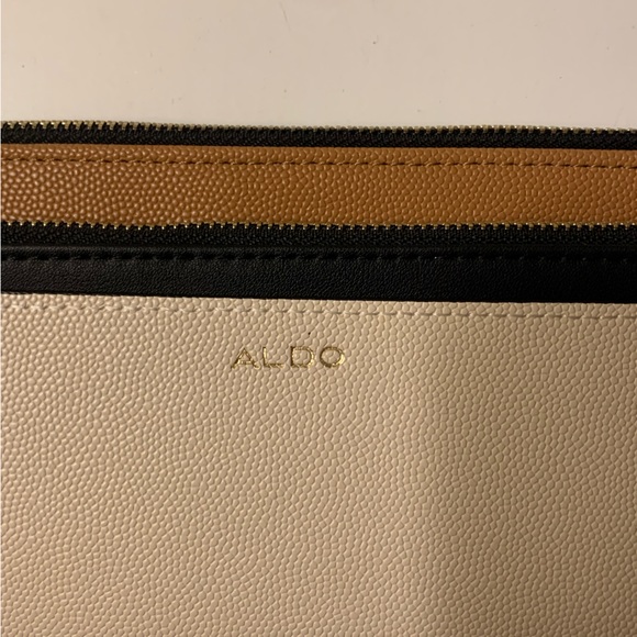 EUC! Aldo 3 piece wristlet! - Picture 2 of 6
